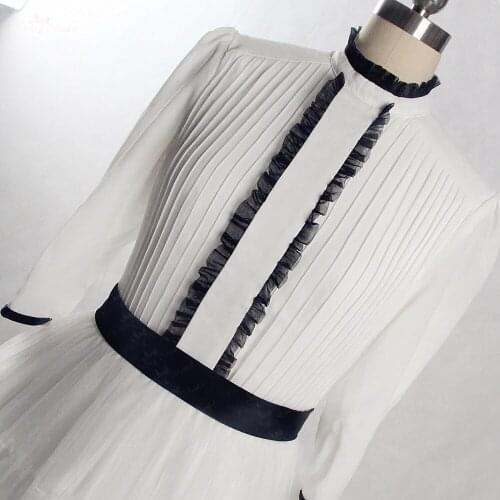 RSE870 Vintage Ivory And Black Ballkleider Ball Gown Long Sleeve Prom Dresses