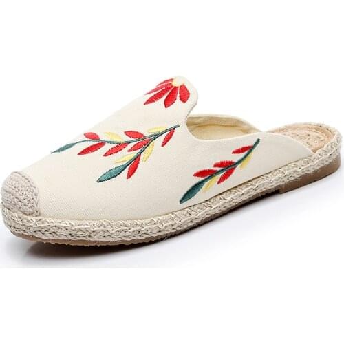 2020 Hand woven embroidered leaf Baotou slippers womens beach shoes hemp rope woven fishermans shoes