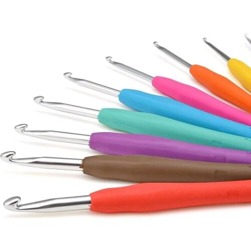 Crochet Knitting Needle Sewing Tool Polychromatic Knitting Needle 2-10mm Soft Handle Yarn Crochet DIY Sewing Tool