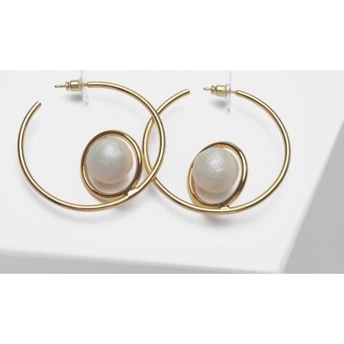 Amorita boutique Round design fashionable pearl drop earrings