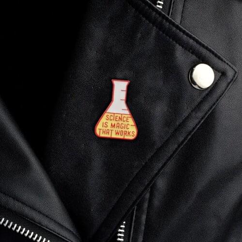 "SCIENCE IS MAGIC THAT WORKS "Pin Test Bottle Brooch Scientific Experiment Brooch Badge Denim Pin For the scientist