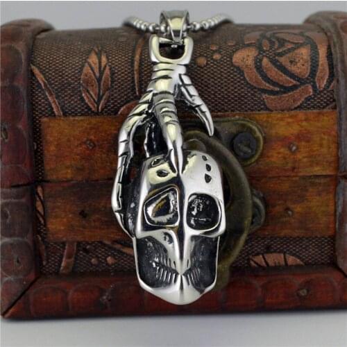 Retro Gothic Ghost Claw Skull Head Pendant Domineering Mens Titanium Steel Necklace Trend Mens Motorcycle Party Jewelry Gifts