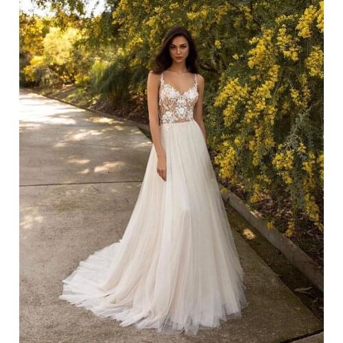Wedding Dress A-Line V-Neck Spaghetti Straps Tulle Lace Appliques Sequined Backless Floor Length Sweep Train Bride Gown 2021
