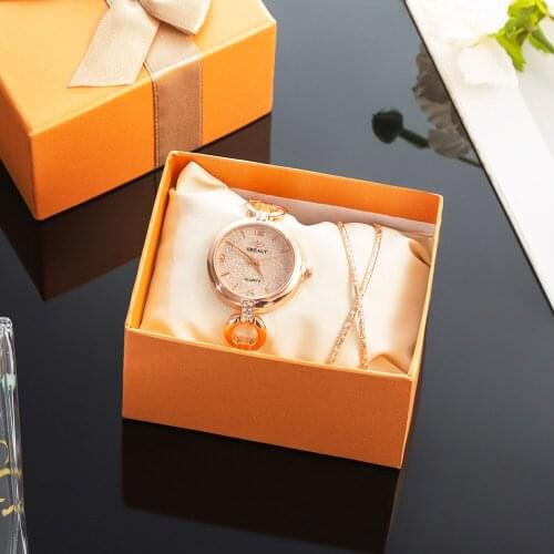 Cheaper Price 2Pcs/Set Women Watches Gift set Fashion Star Sky Watch Dial Skin Band Watches and Bracelet Gift Box Set Hot style