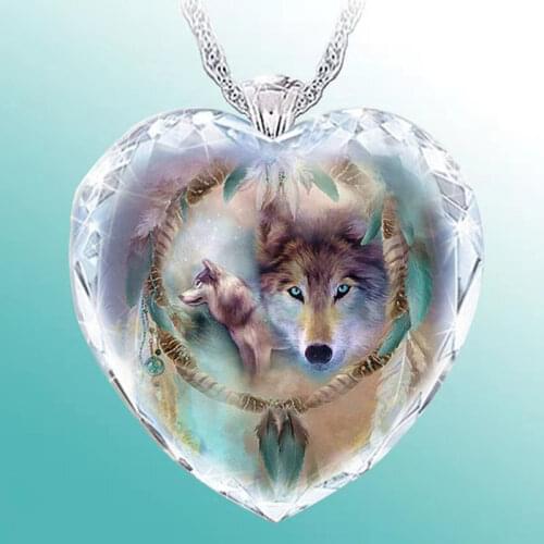 2021 New Men and Women Love Crystal Necklace Dream Catcher Wolf Art Photo Heart-shaped Glass Pendant Fashion Party Gift