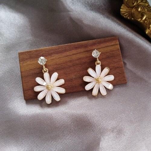 Korean-Style Temperament Rhinestone Sun Flower Earrings Ear Clips Short Elegant Small Daisy Clip on Earrings Without Piercing