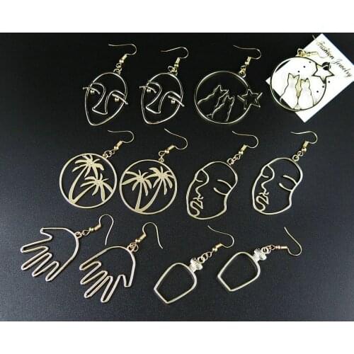 TianBo 2020 New Vintage Trend Fashion Gold Colour Face / Hand Statement Dangle Earrings For Women Chic Palm Earrings