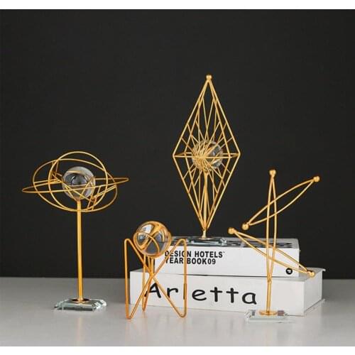 Desktop Decoration Innovative Wear-resistant Wrought Iron Simple Faux Crystal Ball Geometry Display Mold for Daily Use