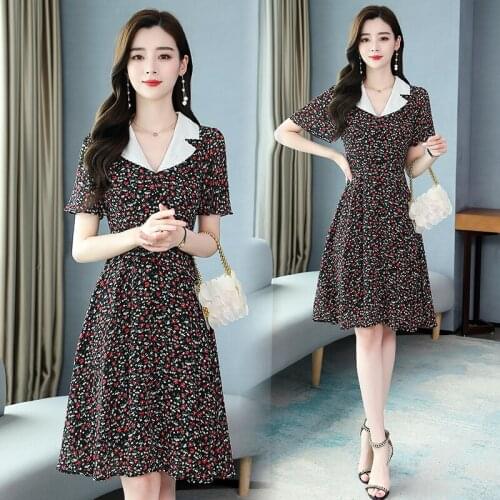 2020 summer short-sleeved small fresh lace collar stitching chiffon printed slim big swing dress