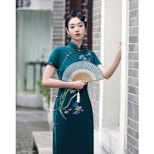 Cheongsam Dress Modern 2021 Chinese Trational Embroidery Slim Dresses Cheongsams Oriental Party Women Vintage Dress Plus Size