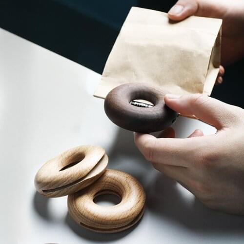 2Pcs Wooden Sealer Snack Storage Bag Clips Kitchen Tool Donut Shape Sealing Clamp Donut Fresh Keeping Sealer Plastic Helper