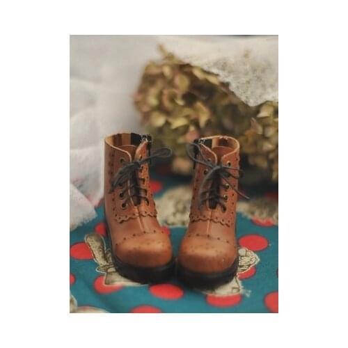BJD doll shoes are suitable for 1 / 4 1 / 6 fashion foreign style carved leather boots and 3 colors of doll accessories