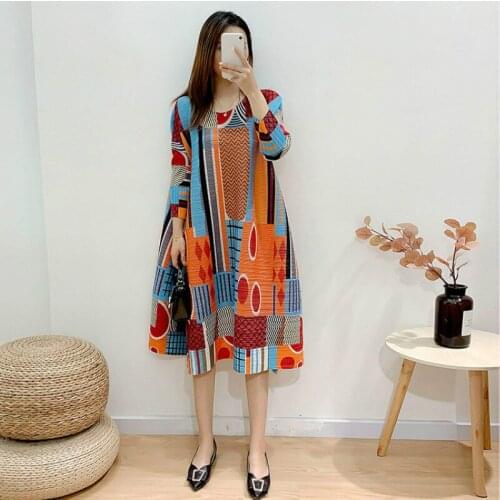 Plus Size Dress For Women 45-75kg Autumn 2020 New Round Neck Three Quarter Sleeves Loose Printed Miyake Pleated Dress Midi