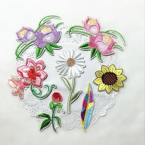 1PCS Plants Flower Small Chrysanthemum Applique Clothing Embroidery Patch Fabric Sticker Iron on Patch Repair Embroidered Decor