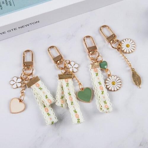 1pcs Korean Creative Flower Keychain Lanyard Ribbon Daisy Pendant Key Chain Keyring Bag Charms Small Fresh Lace Keychain