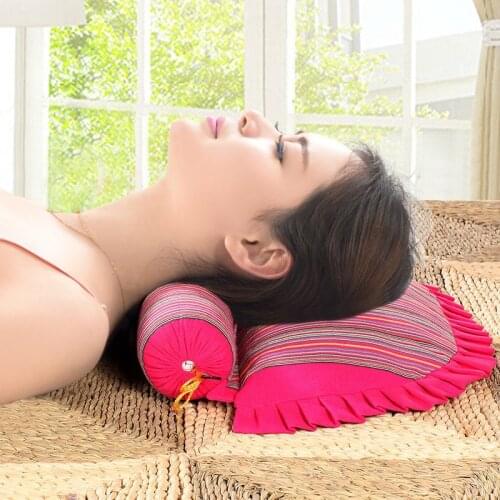 Cervical Vertebra Pillow Repair Treatmen Buckwheat Orthopedic Massage Neck Pillow Sleeping for Bed Traction Patient Correction
