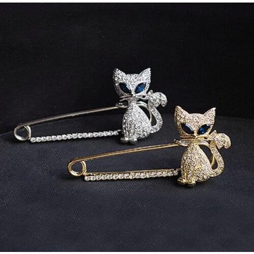 New Fashion Exquisite Flash Crystal Cute Green Eye Kitten Brooch Fashion Ladies Luxury Accessories Rhinestone Brooch Pin