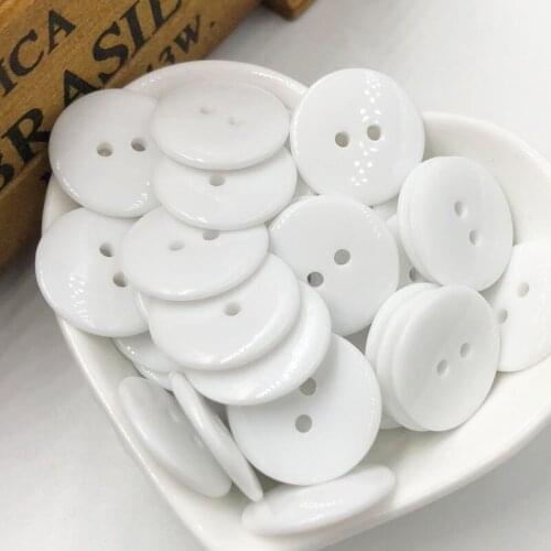 50 pcs White New 20mm 2 holes Plastic Button/Sewing lots Mix PT274