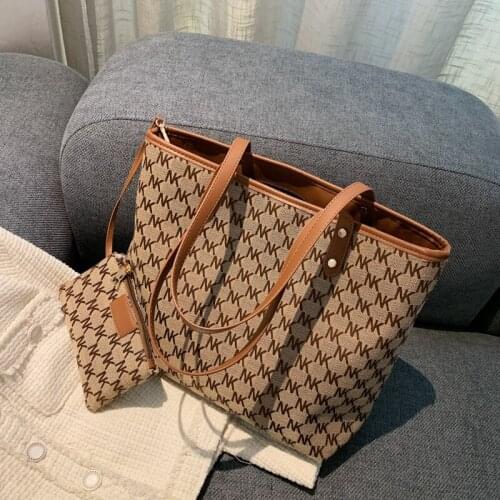 Large-capacity bag women 2021 new autumn and winter jacquard retro shoulder bag commuter high-end sense of messenger tote bag