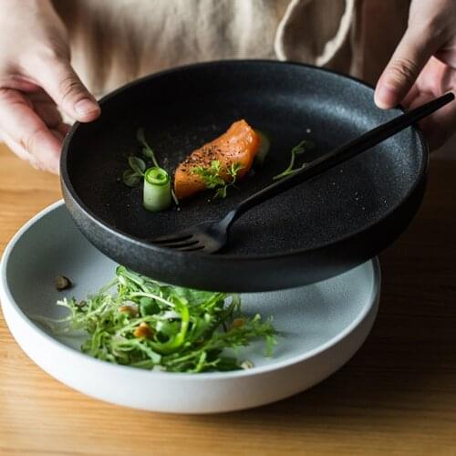 Creative Japanese-style Frosted Ceramic Tableware Special Restaurant Round Salad Plate Deep Dish Soup Plate Dish Black and White