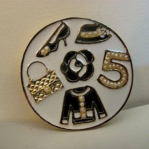 Luxury Round Pearl Number 5 Bag Camellia CC Style Brooch Pins Jewelry Big Brand Sweater Dress Broach Ornament for Women