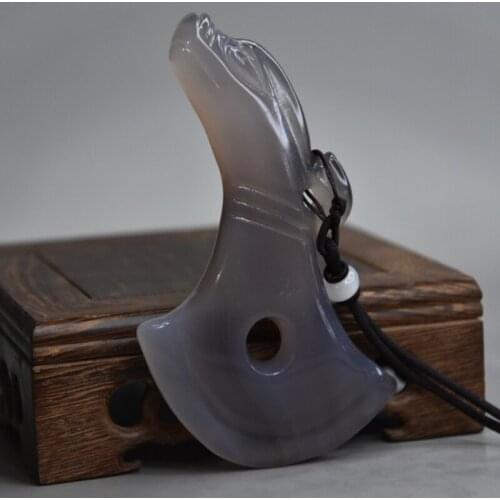 Hongshan Culture Gift Agate Dragon Head Axe Jade Wear Mascot Collection Pendant Pendant Necklace Keychain Statues et Sculptures