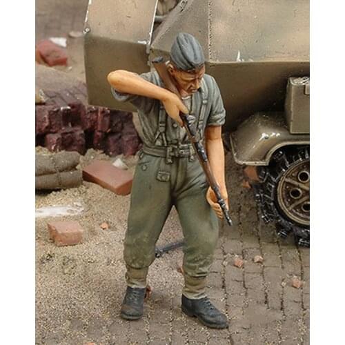 New Unassembled 1/35 ancient stand man Infantry Cleaning ( ONE FIGURE ) Resin Figure Unpainted Model Kit