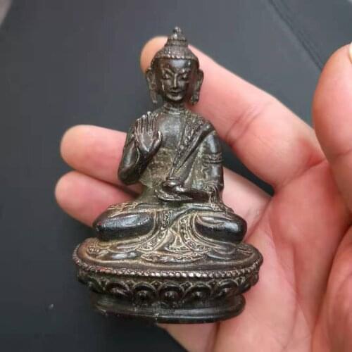 Collect antiques, handicrafts, brass and Buddhist ornaments statue