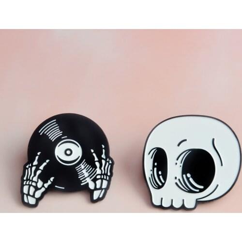 Skeleton Record Hands Enamel Brooch DJ skull Denim clothes Pin Buckle Shirt Badge Dark Punk jewelry Gift for friends