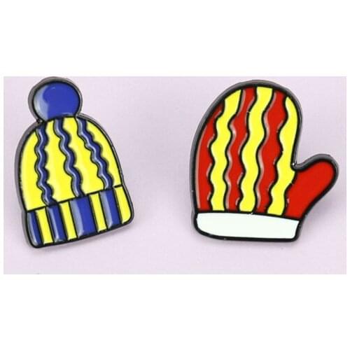 Creative soft girl hat glove collar Brooch Japanese Korean cartoon oil dripping childrens Brooch collar pin