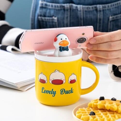 Creative cute cartoon hand-painted 3D cute duckling mobile phone bracket ceramic mug
