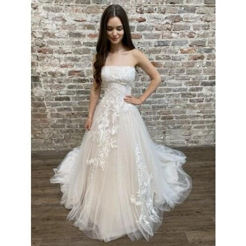 A Line Wedding Dress Lace with Train Strapless Sleeveless Zipper Back Wedding Gowns for Bridal 2021