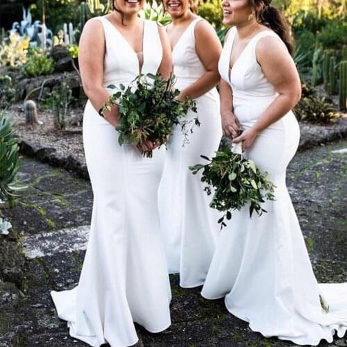 Elegant Long Satin V-Neck Bridesmaid Dresses Mermaid Sweep Train White Robes de Soirée for Women