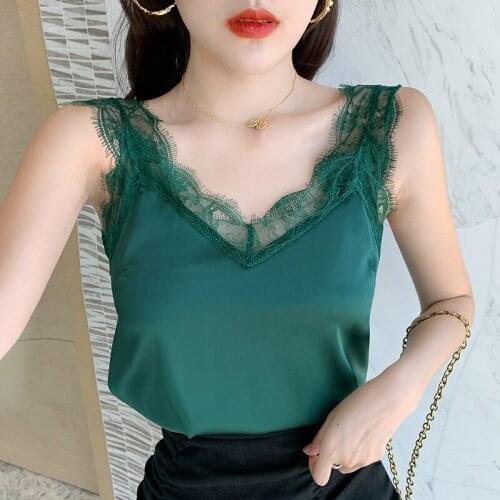 Beachwear New 2020 Sexy Summer Women Knitted Crochet Bra Deep V Neck Backless Camisole Bralette