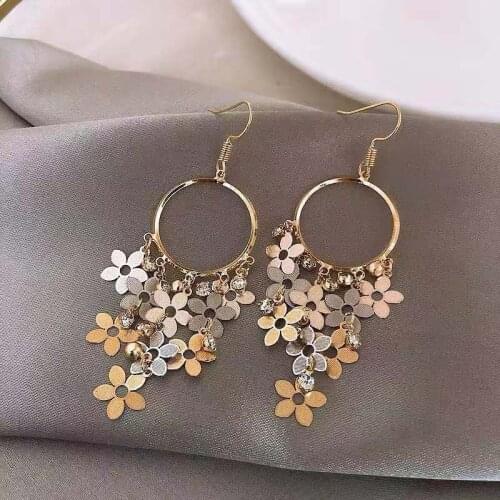 2020 New Womens Earrings Delicate Round Retro Little Flower Earrings for Women Bijoux Korean boucle Girl Gift Jewelry Wholesale