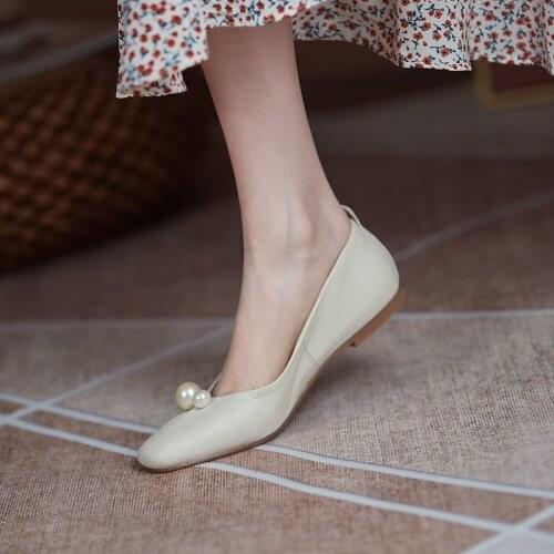 Xgravity Princess Flat Shoes Elegant Comfortable Lady Fashion Ball Pearl Design Women Soft Ballet Shoes Vintage Round Toe Shoes