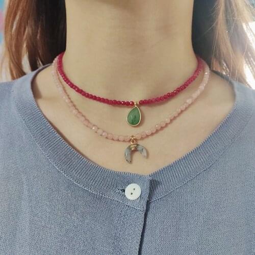 Fashion Simple Moon Shaped Stone Pendant Necklace Pink Stone Beaded Short Jewelry Gift For Girl винтаж парные кулоны Accessories