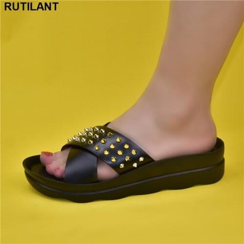 Italian Shoes for Wedding Women Ladies Shoes and Sandals Slip on PU Leather Pumps Wholesales Good Price for Shoes Without Bag