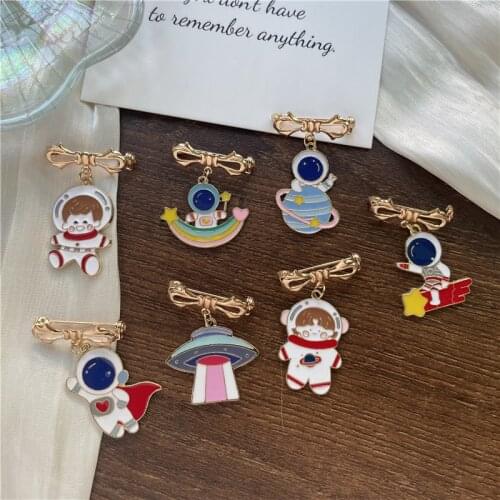 Astronaut Baby Enamel Pin Moon Star Meteor Pendant For Women Girls Fashion Travel in Space Brooch Bag Lapel Badges Jewelry Gift