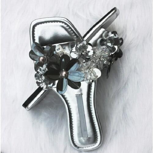 2021 Slippers Womens Summer New Flat Sandals Fashion Outer Wear All-Match Flower Rhinestone Beach Shoes Zapatillas Mujer Shoes