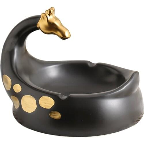 Creative african black giraffe abstract ashtray Brief art living room decoration animal ashtray