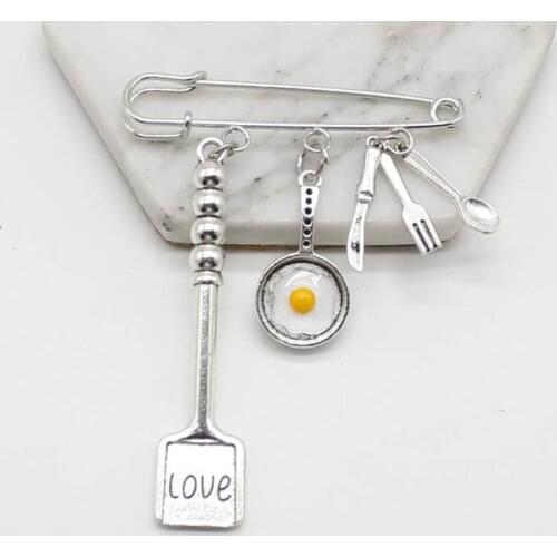 Chef gift chef brooch fried egg frying pan tableware kitchen gift knife and fork creative personality brooch