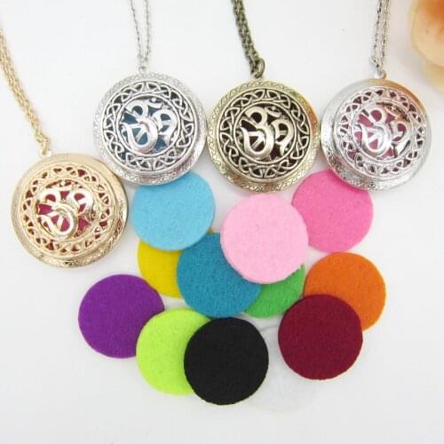 The New Fashinable Chakra Pattern Locket Frame with 8pcs Colored Felt Pad Perfume Oil Diffuser Pendant Necklace