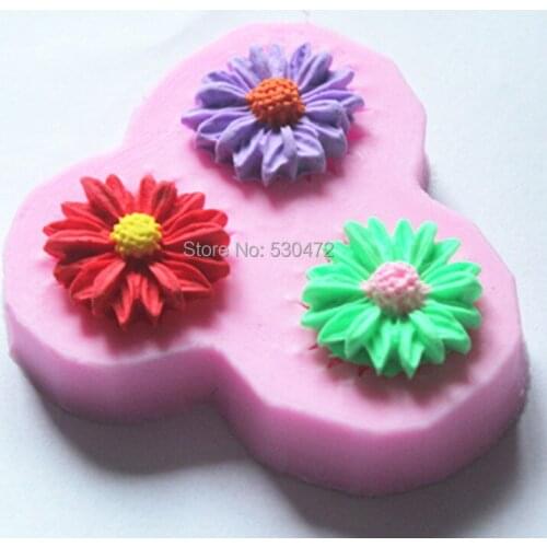 1 pcs 3 hole little Daisy shape Silicone Cake Mold chocolate mould handemade soap mould FM
