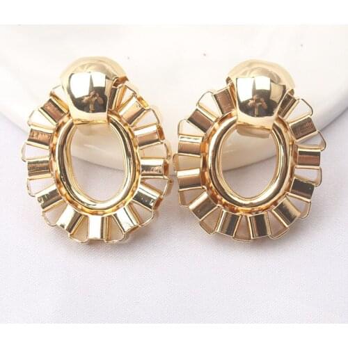 Fashion Exaggerated Hollow Earrings Geometric Cool Ladys Wild Personality Trend Earrings Metallic And Silver. 2021
