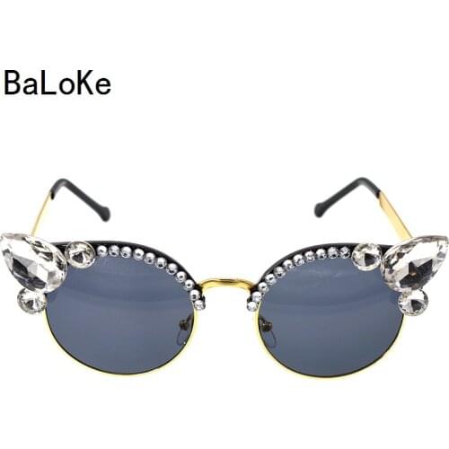 Fashion Ladies Twinkling Big Crystal Sunglasses Retro Brand Oversize Rhinestone Sunglasses Summer Beach Outdoor Glasses Gift