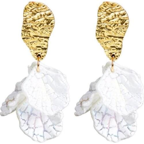 Charm Fashion Female Gold Earrings For Women Natural Shell Fragments Jewelry Vintage Grain Alloy Friendship Ear Decoration