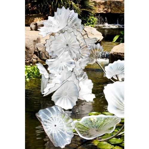 Lotus Wall Art Murano Glass Plates Foleded Shape Circled Pattern Wall Plates in White Color for Fireplace