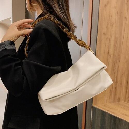 Large Capicity Thick Chain PU Leather Shoulder Bags for Women New Designer Crossbody Handbags and Trending Messenger Bag