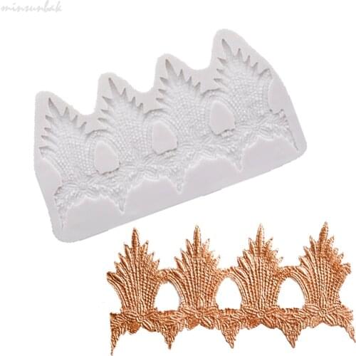Minsunbak European-Style Decorative Lace Mat Fondant Cake Silicone Mold Home Baking Tools
